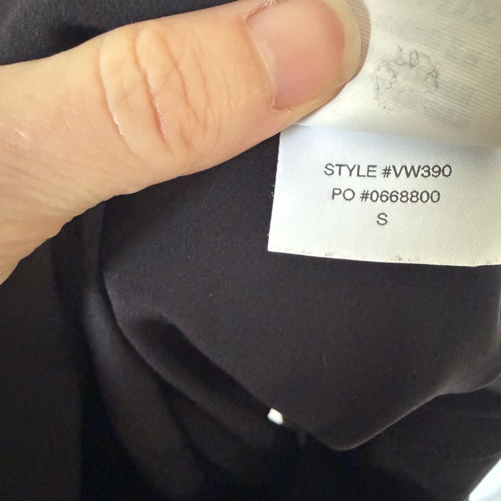 Women’s black Vuori clean elevation short - Picture 4 of 4